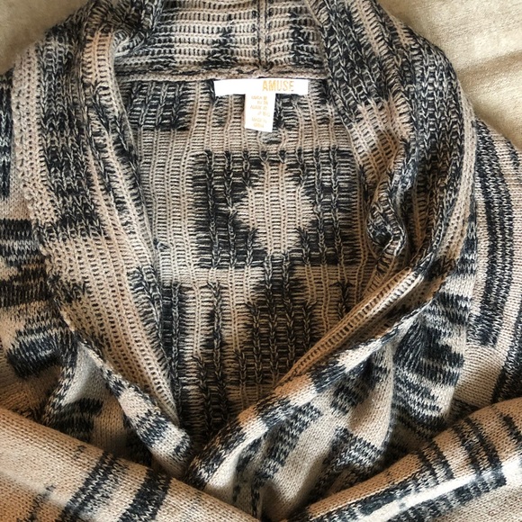 Amuse Society tan Aztec printed cardigan with asymmetrical shape - Picture 6 of 8